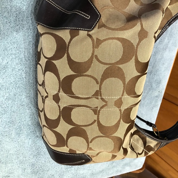 Coach purse large very gently loved rotating closet great deal❤️ - Picture 14 of 17